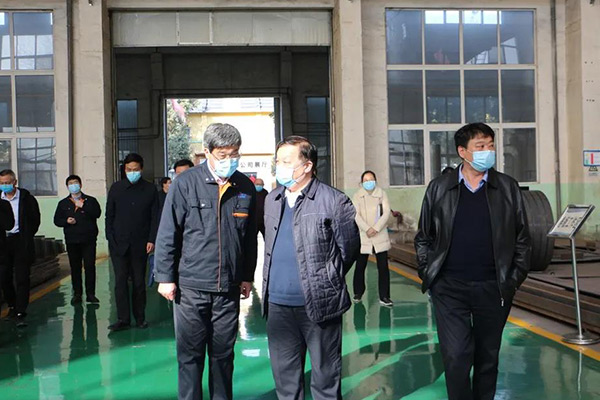 新鄉(xiāng)市副市長祁文華帶隊(duì)到新鄉(xiāng)長城調(diào)研指導(dǎo)企業(yè)復(fù)工復(fù)產(chǎn)工作