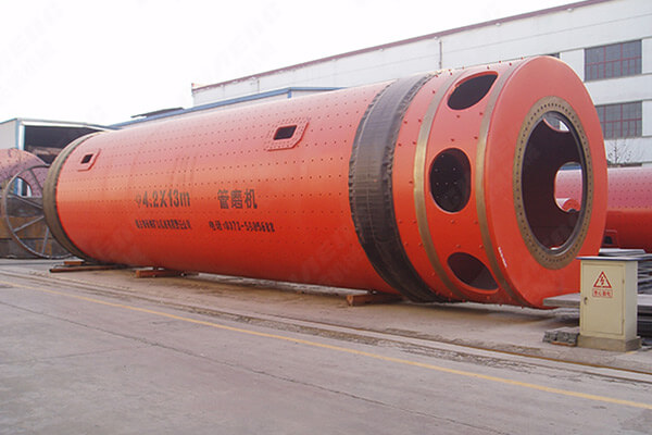 新疆阿克蘇水泥廠引進(jìn)12臺水泥球磨機