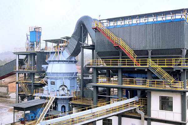 新鄉(xiāng)長城機(jī)械為云南客戶承建的年產(chǎn)60萬噸礦粉線現(xiàn)場