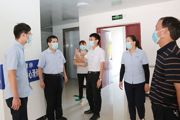 新鄉(xiāng)長(zhǎng)城員工向孟莊鎮(zhèn)敬老院捐款 新鄉(xiāng)長(zhǎng)城員工向孟莊鎮(zhèn)敬老院捐款