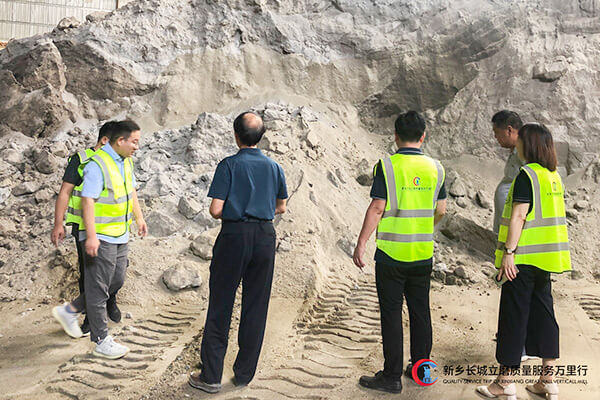 長城團(tuán)隊(duì)深入鎳渣微粉生產(chǎn)一線